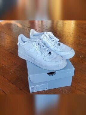 Nike Big Kids Air Force 1 Sneakers White Size 6Y Lightly Used